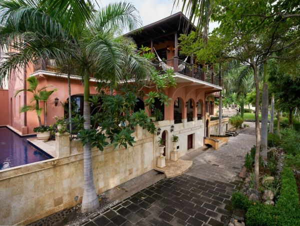 Las Catalinas Home 1005794