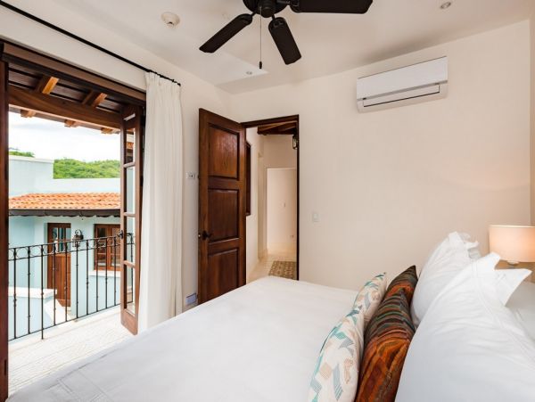 Las Catalinas Home 1005810