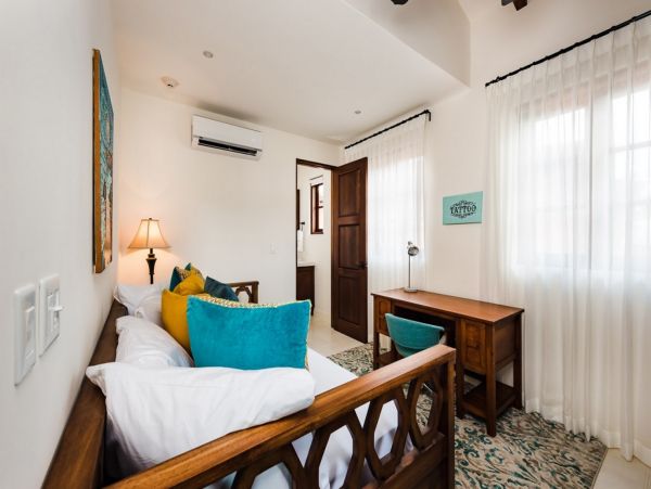 Las Catalinas Home 1005810