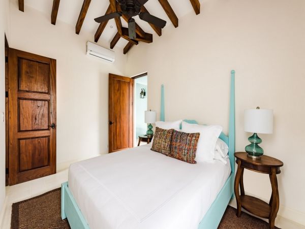 Las Catalinas Home 1005810