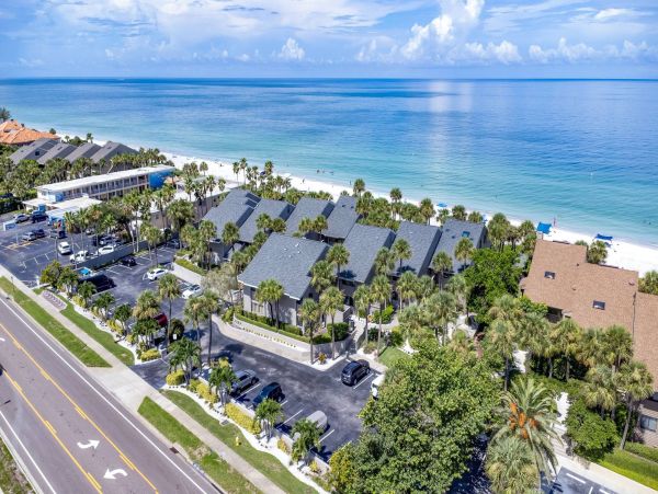 Beach Front 4 Bedroom Vacation Townhome in Belleair Beach