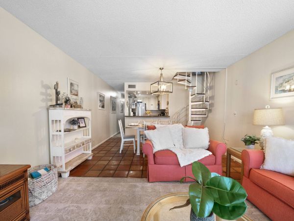Beach Front 4 Bedroom Vacation Townhome in Belleair Beach