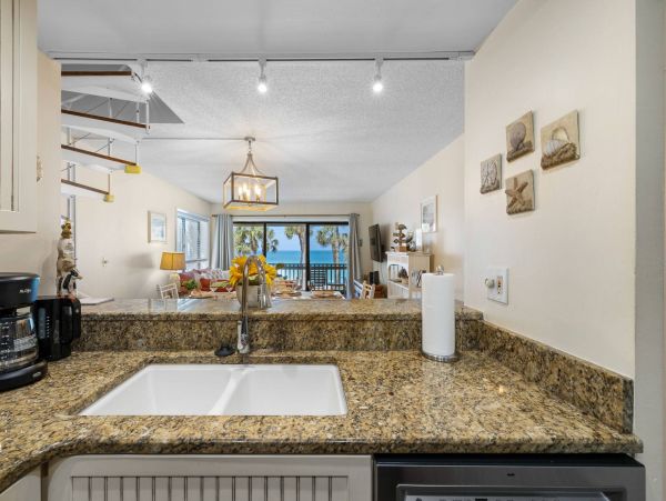 Beach Front 4 Bedroom Vacation Townhome in Belleair Beach