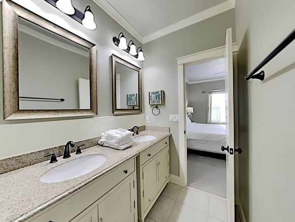 Miramar Beach 4 Bedrooms Vacation Home - Steps from Beach