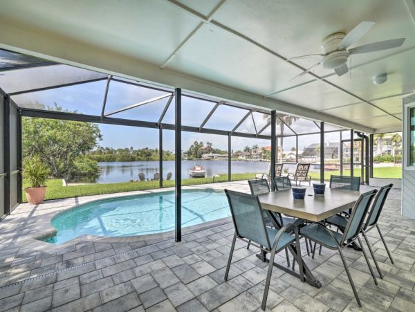 Port Richey Vacation Home Four Bedrooms with Private Pool