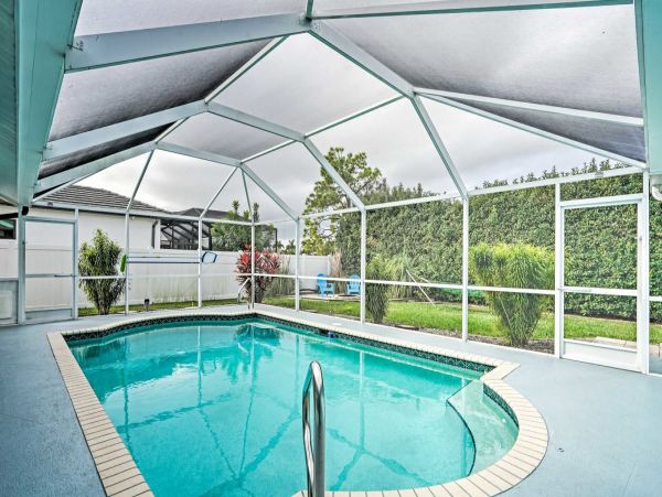 Cape Coral 4 Bedroom Home with Private Caged Pool & Yard