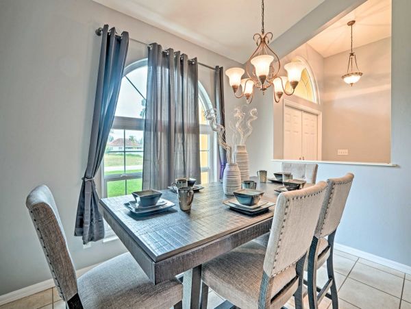 Cape Coral 4 Bedroom Home with Private Caged Pool & Yard