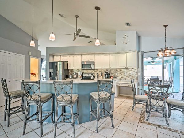 Cape Coral 4 Bedroom Home with Private Caged Pool & Yard