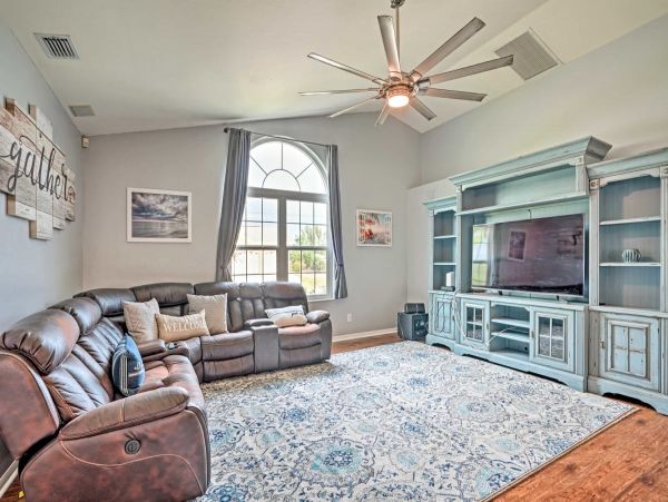 Cape Coral 4 Bedroom Home with Private Caged Pool & Yard