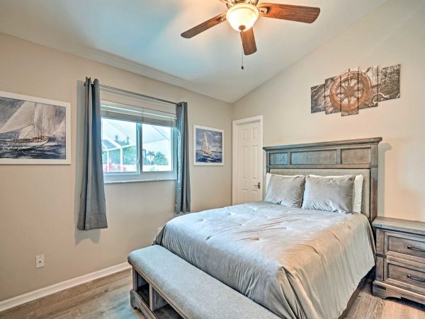 Cape Coral 4 Bedroom Home with Private Caged Pool & Yard