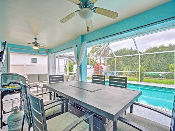 Cape Coral 4 Bedroom Home with Private Caged Pool & Yard