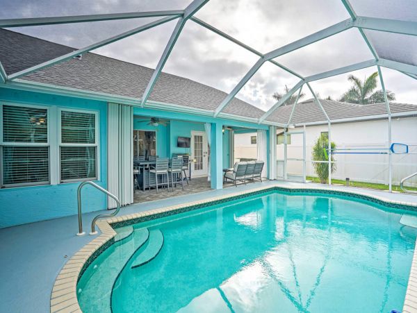 Cape Coral 4 Bedroom Home with Private Caged Pool & Yard