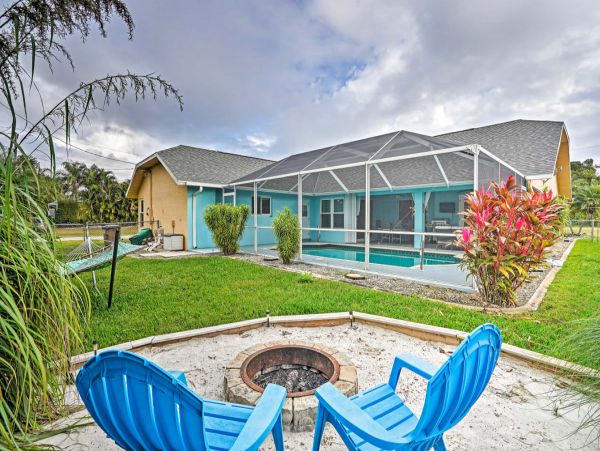 Cape Coral 4 Bedroom Home with Private Caged Pool & Yard