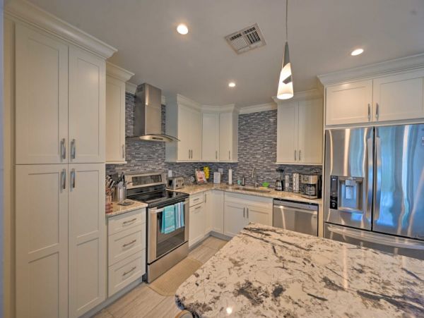 Cape Coral Vacation Home Four Bedrooms with Pool Sleeps 11
