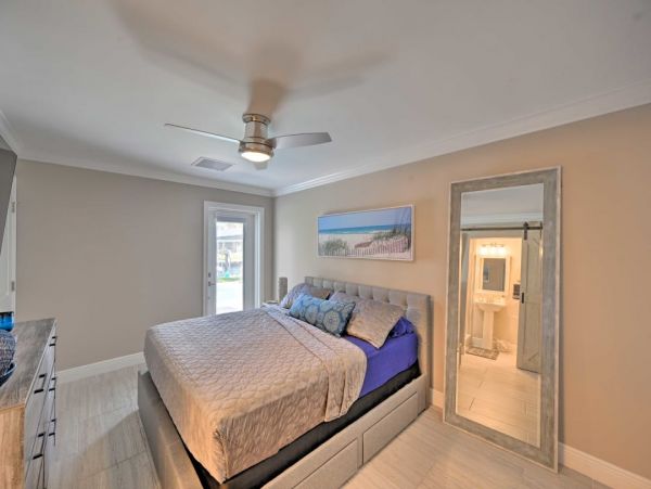 Cape Coral Vacation Home Four Bedrooms with Pool Sleeps 11