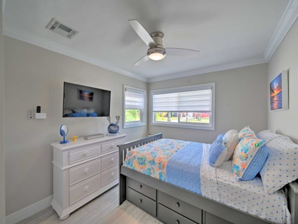 Cape Coral Vacation Home Four Bedrooms with Pool Sleeps 11