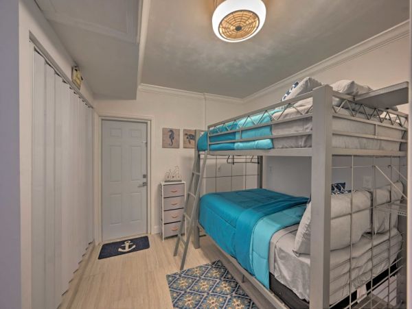 Cape Coral Vacation Home Four Bedrooms with Pool Sleeps 11