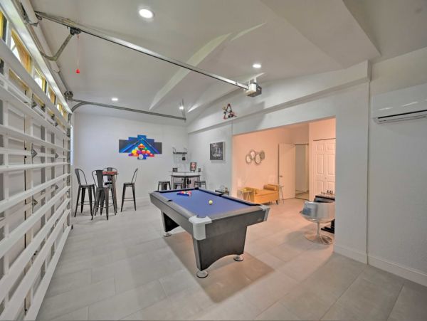 Cape Coral Vacation Home Four Bedrooms with Pool Sleeps 11