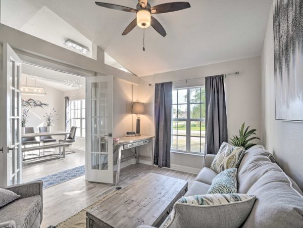 Cape Coral 5 Bedroom Home with Private Lanai, Pool & Grill