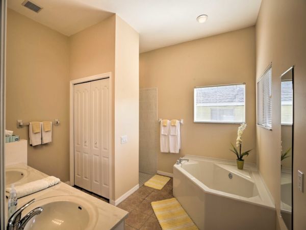 Cape Coral Vacation Home Four Bedroom with Private Pool