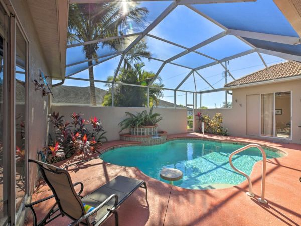 Cape Coral Vacation Home Four Bedroom with Private Pool