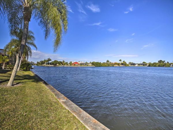 Cape Coral Vacation Home Four Bedroom with Private Pool