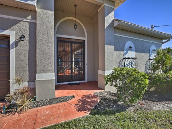 Cape Coral Vacation Home Four Bedroom with Private Pool