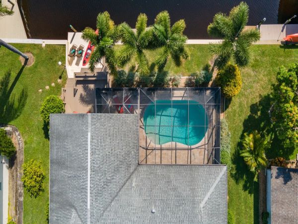 Canal Views Cape Coral Vacation Home Six Bedrooms with Pool