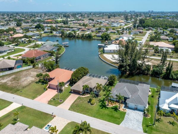 Cape Coral Side by Side Villas 8 Bedroom Total Pool & Spa