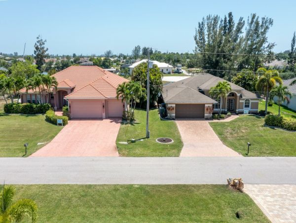 Cape Coral Side by Side Villas 8 Bedroom Total Pool & Spa