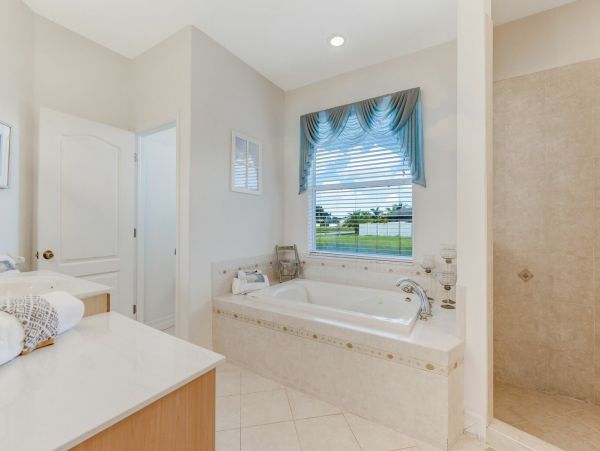Cape Coral Side by Side Villas 8 Bedroom Total Pool & Spa