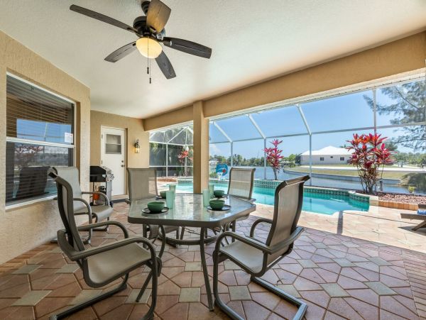 Cape Coral Side by Side Villas 8 Bedroom Total Pool & Spa