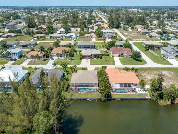 Cape Coral Side by Side Villas 8 Bedroom Total Pool & Spa