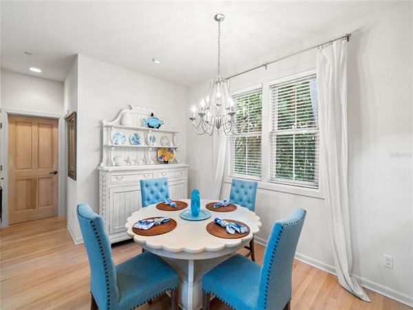 Longboat Key 3 Bedroom Home with Lanai & Fireplace