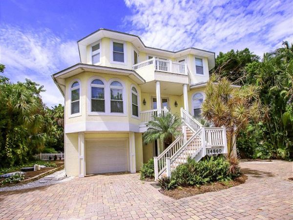 Captiva Island Vacation Home with Private Pool Sleeps 10