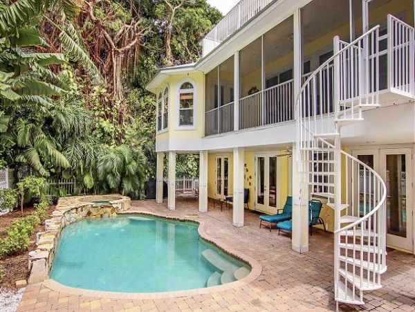 Captiva Island Vacation Home with Private Pool Sleeps 10
