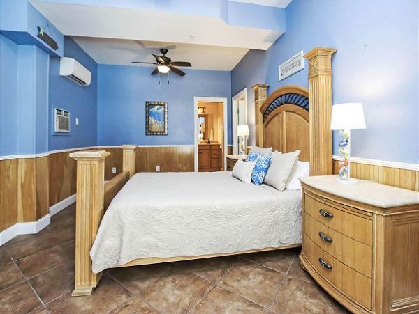 Captiva Island Vacation Home with Private Pool Sleeps 10