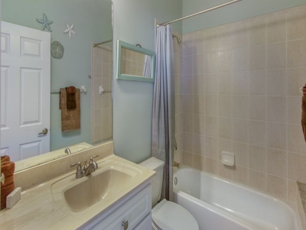 Lake Front Vacation Home in Cape Coral with Pool & Boat Dock