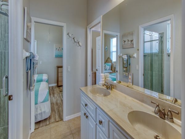 Lake Front Vacation Home in Cape Coral with Pool & Boat Dock