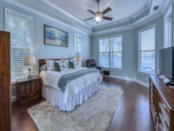 Lake Views Beautiful Interior
