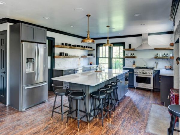 Nine Bedroom Vacation Home in Southampton Village 20 Guests