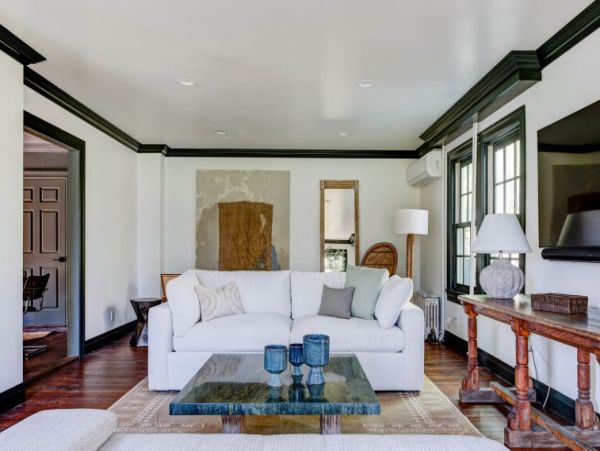 Nine Bedroom Vacation Home in Southampton Village 20 Guests