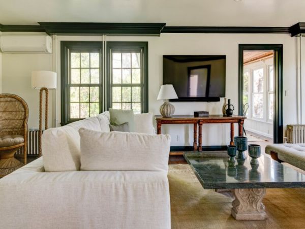 Nine Bedroom Vacation Home in Southampton Village 20 Guests