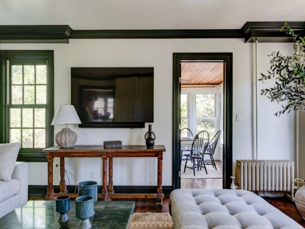 Nine Bedroom Vacation Home in Southampton Village 20 Guests
