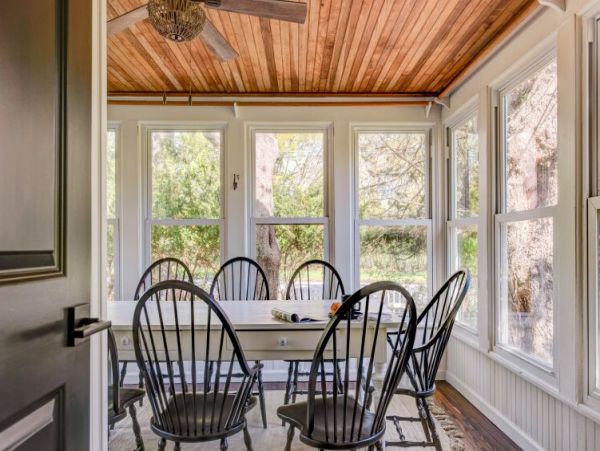 Nine Bedroom Vacation Home in Southampton Village 20 Guests