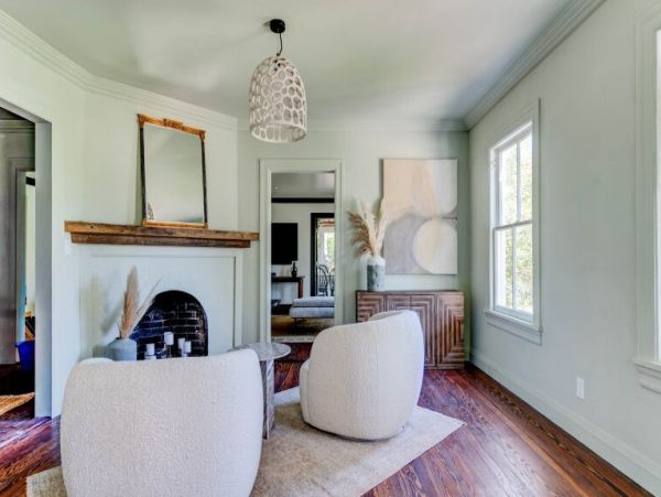 Nine Bedroom Vacation Home in Southampton Village 20 Guests