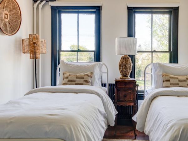 Nine Bedroom Vacation Home in Southampton Village 20 Guests