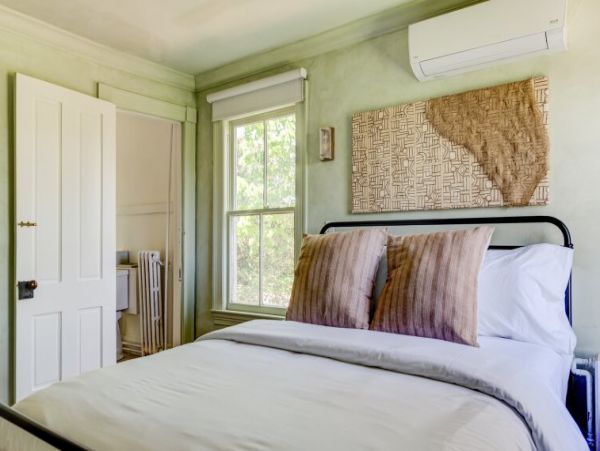 Nine Bedroom Vacation Home in Southampton Village 20 Guests