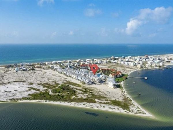 Navarre Beach Vacation Home Sleeps 14 Guests Walk To Beach