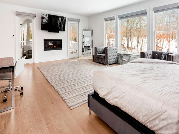 Luxury Vacation Home in Southampton with Private Pool